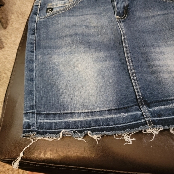 KanCan Frayed Released hem Mini jean skirt Size 26/5 - Picture 6 of 10